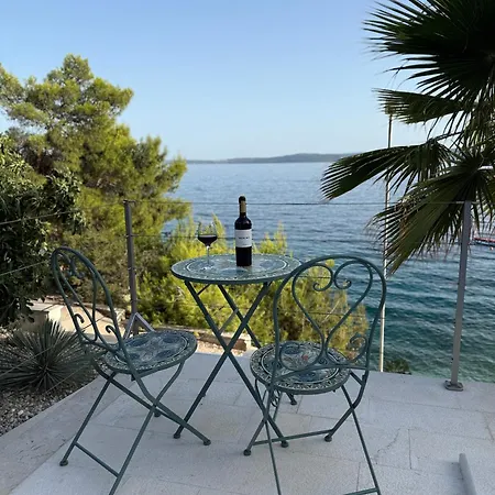 Beachfront Leonardo With Pool Trogir