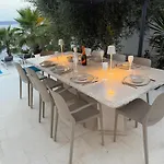 Beachfront Leonardo With Pool Vila