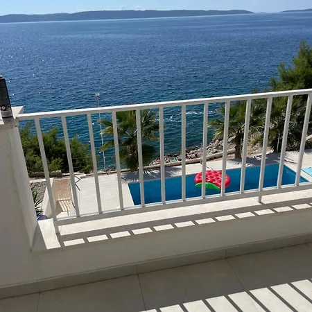 Beachfront Leonardo With Pool Trogir