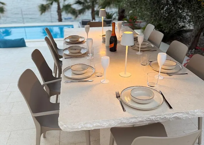 Beachfront Leonardo With Pool Trogir