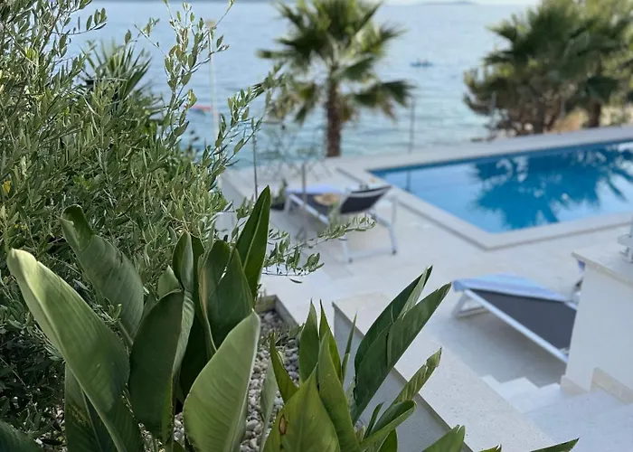 Beachfront Leonardo With Pool * Trogir