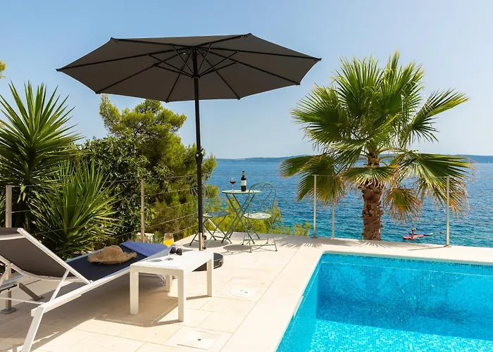 Beachfront Leonardo With Pool Villa