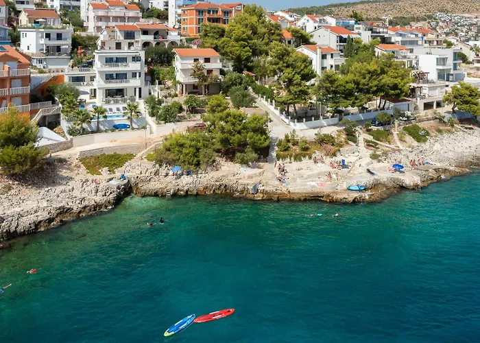 Beachfront Leonardo With Pool Trogir