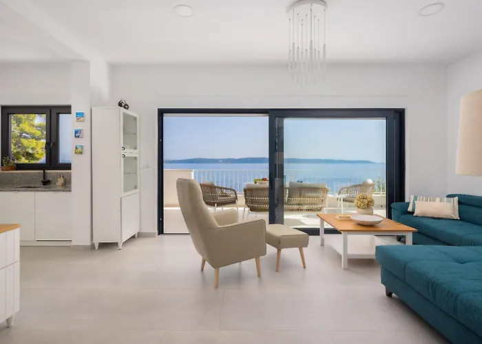 Beachfront Leonardo With Pool Trogir