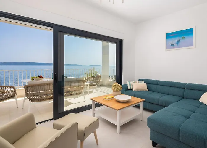 Beachfront Leonardo With Pool Villa