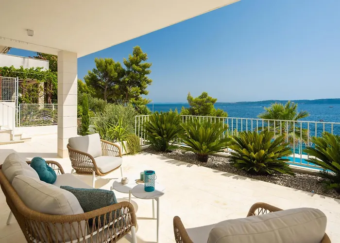 Beachfront Leonardo With Pool Trogir