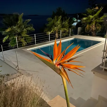 Beachfront Leonardo With Pool Trogir